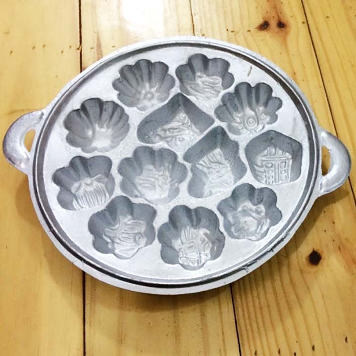 Khuôn làm bánh bông lan tạo hình 12 lỗ tiện dụng mẫu lớn loại nặng