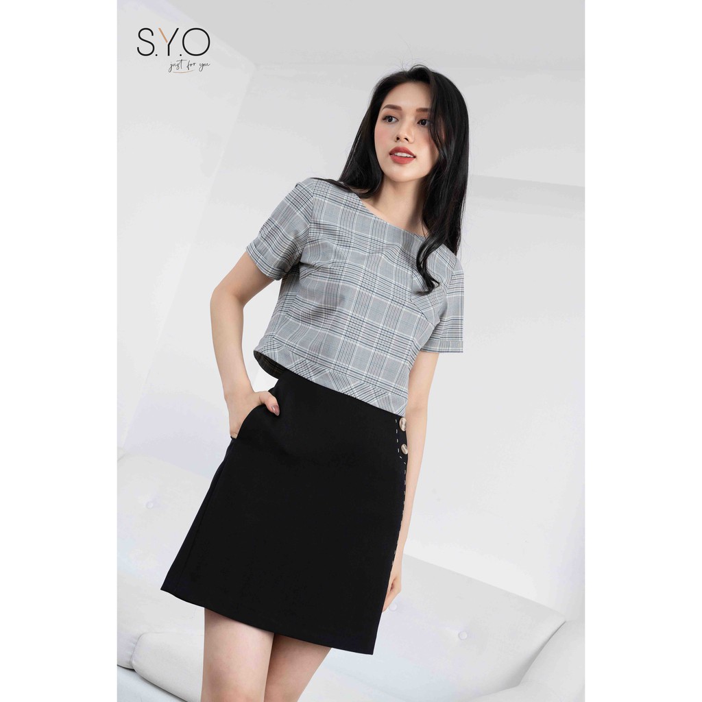 Chân váy đính khuy lệch trang trí v2002-21