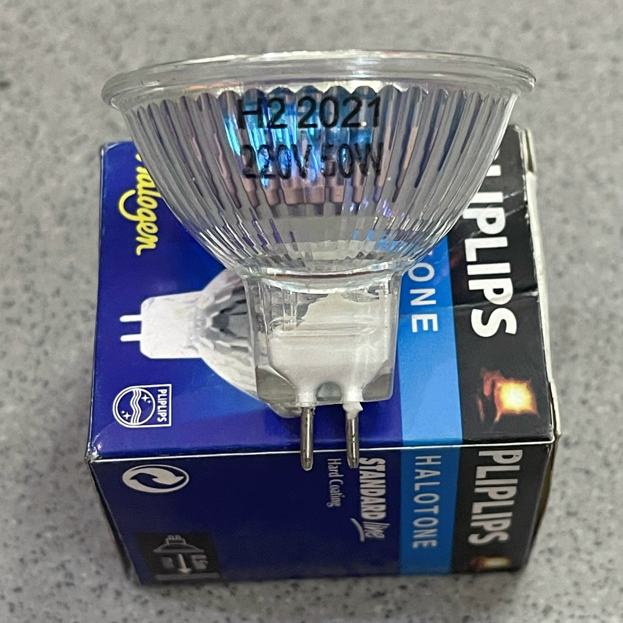 Bóng chén ghim halogen pliplips 220v -50w ánh sáng vàng ấm