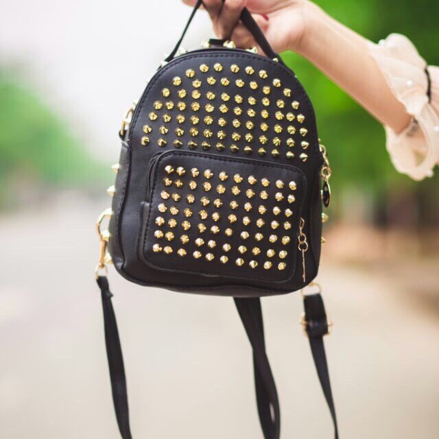 Balo đinh nhọn cá tính