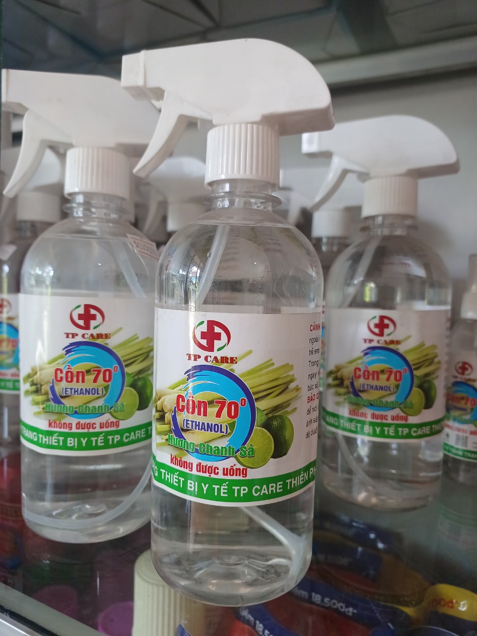 Cồn 70 độ sát trùng diệt khuẩn, hương chanh sả có vòi xịt 500ml