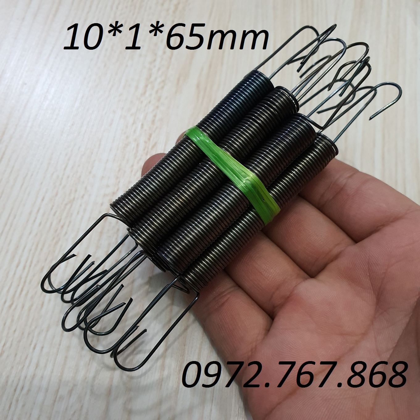 Lò xo kéo đường kính ngoài 10mm, sợi thép 1mm chiều dài 65mm