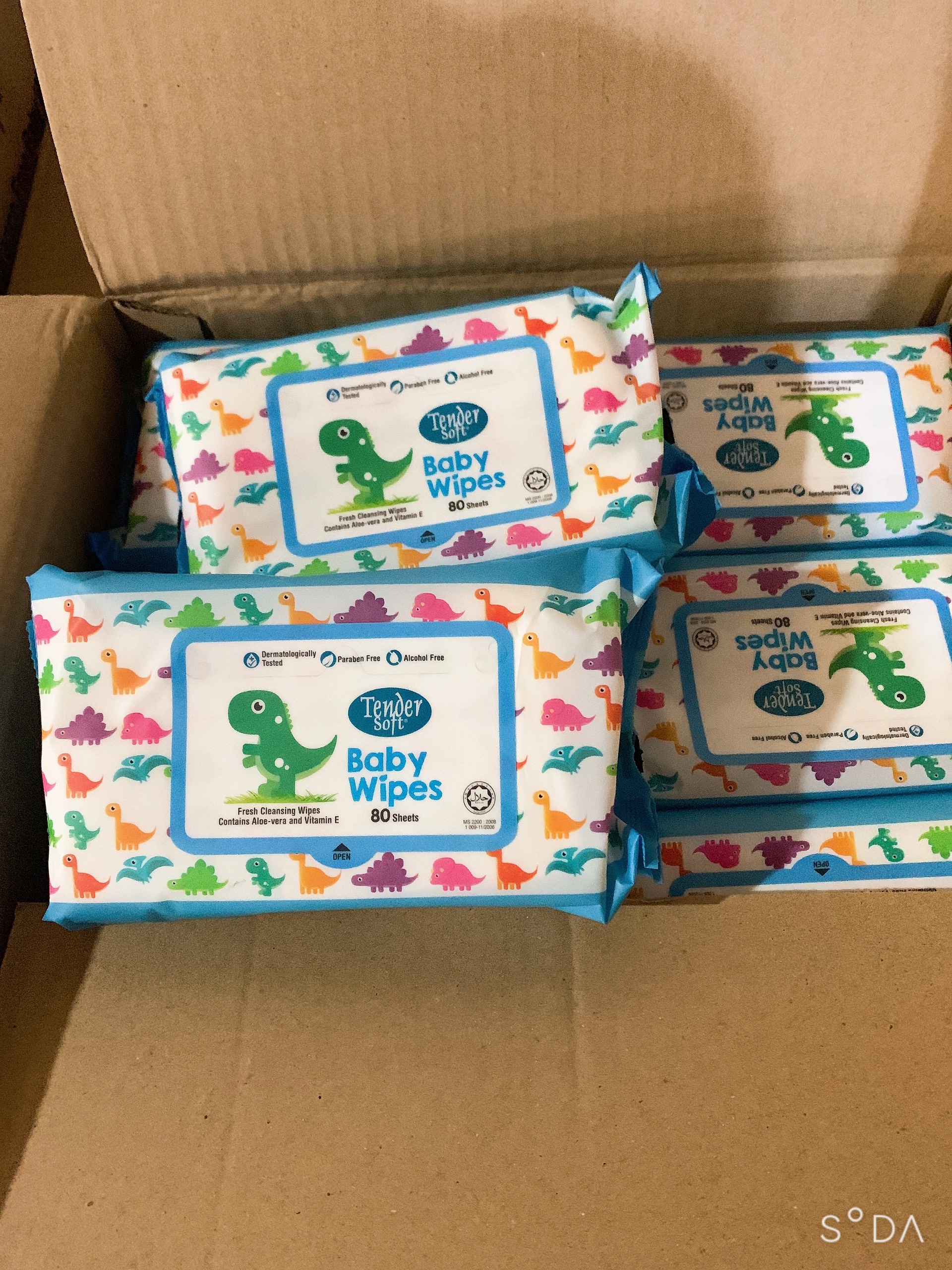 Khăn ướt trẻ em tender soft xanh có mùi 80 tờ