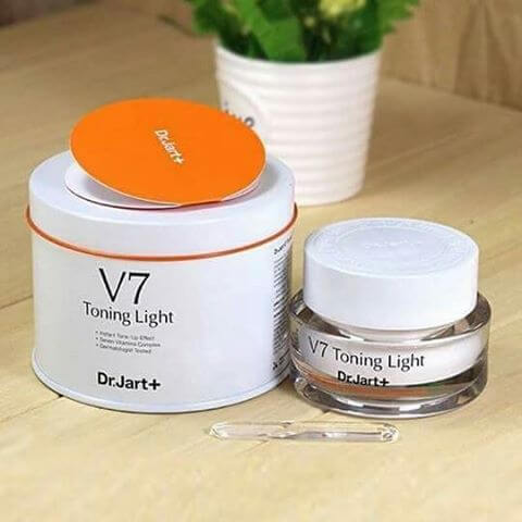 Kem dưỡng trắng tái tạo da giảm thâm nám V7 Toning Light 50ml
