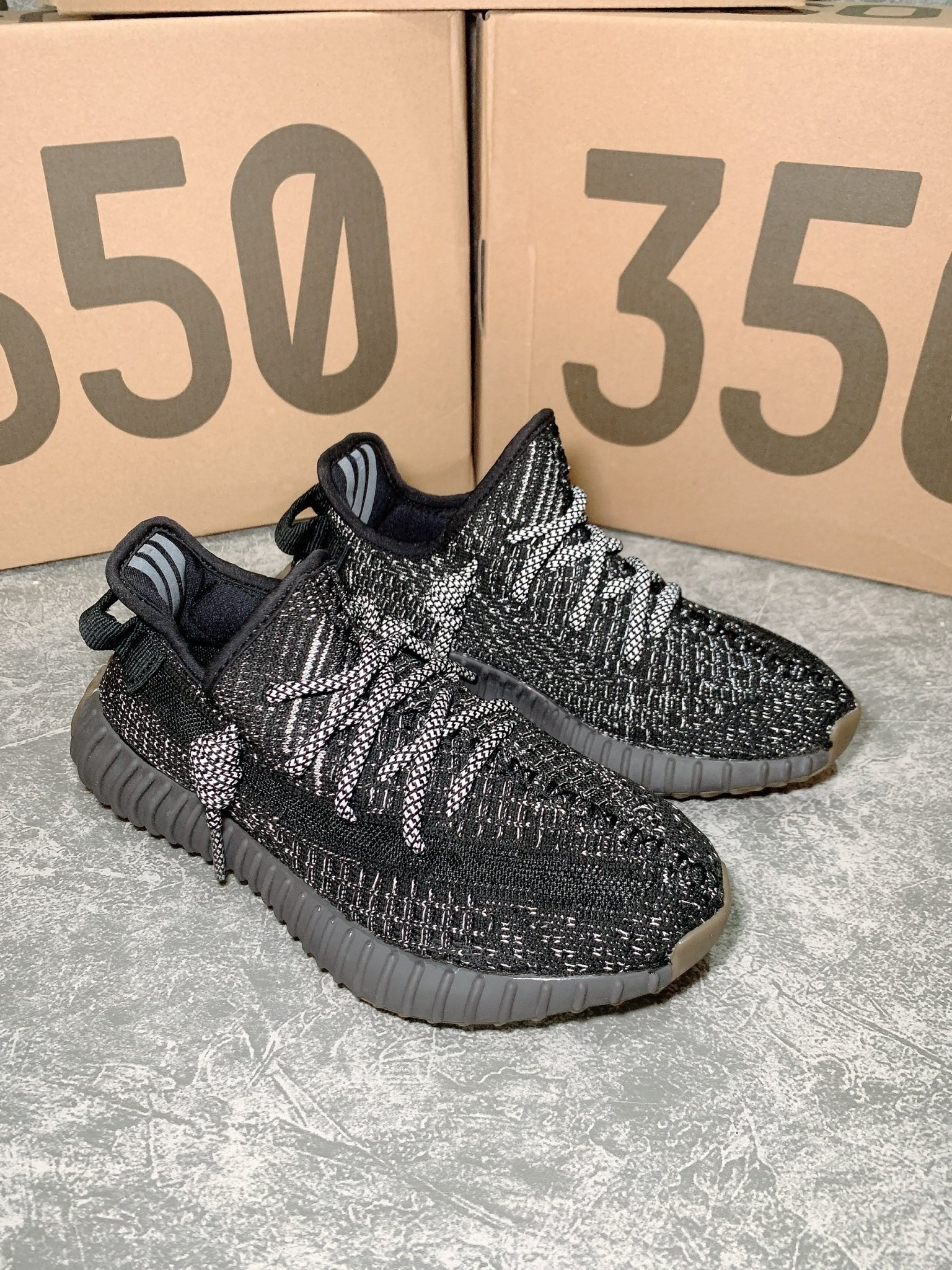 Giầy thể thao nam nữ Yeezzy v2 đen phản quang static Fullbox - Ảnh Thật