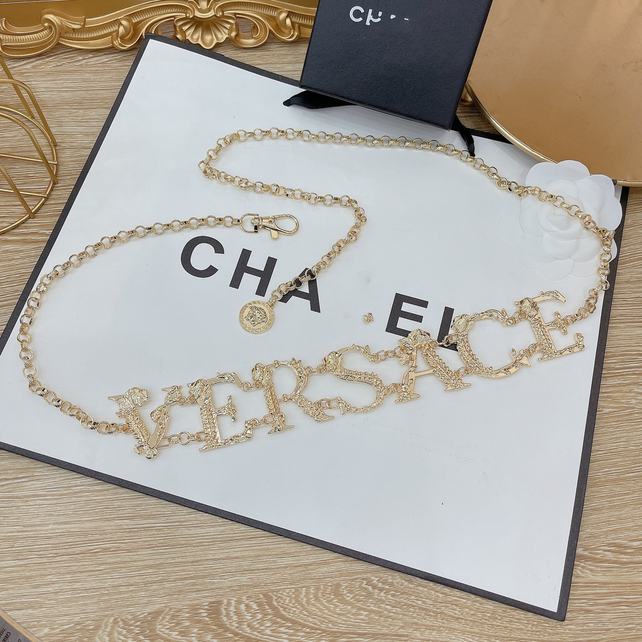 Đai váy xích chữ VS thời trang