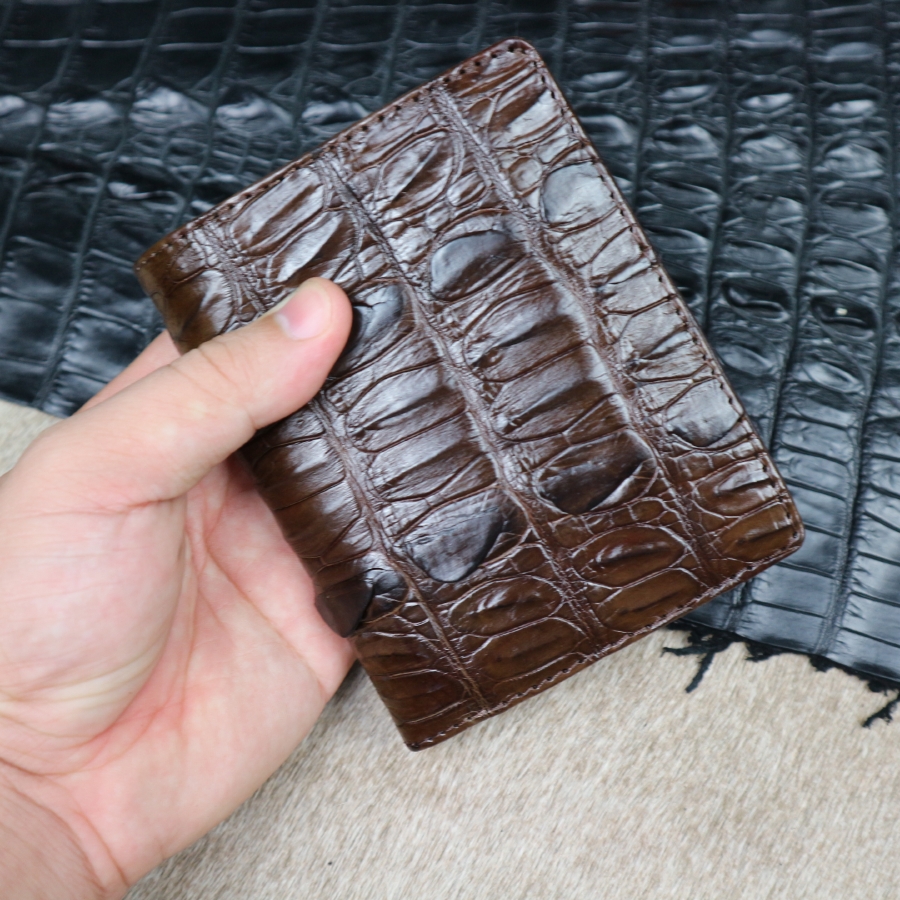Ví đứng da cá sấu thật Konavis màu nâu làm từ vân đuôi cá sấu nguyên con kết hợp da bò phía trong - CW01-02D