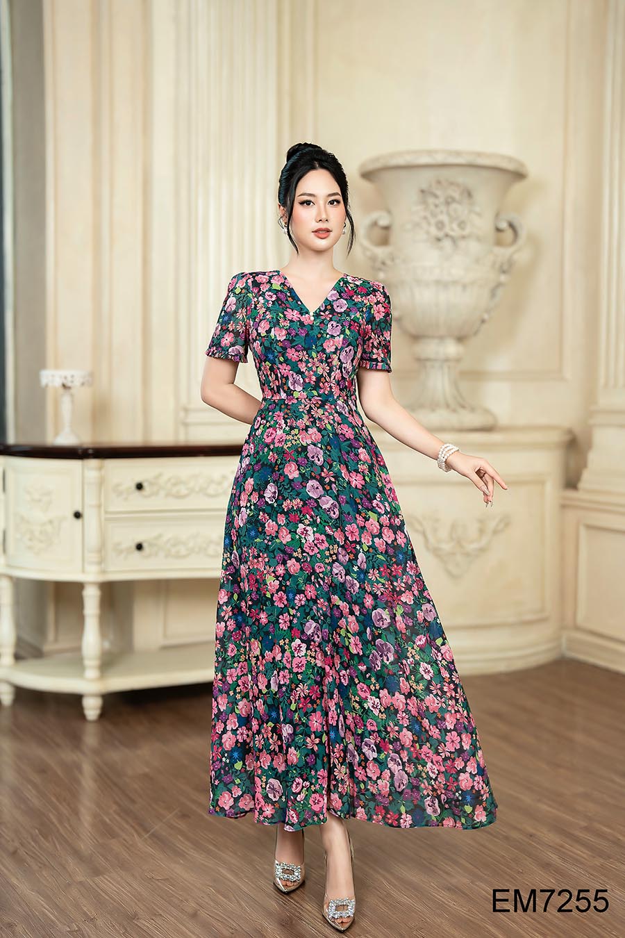 Đầm emy em7255 xoè maxi hoa
