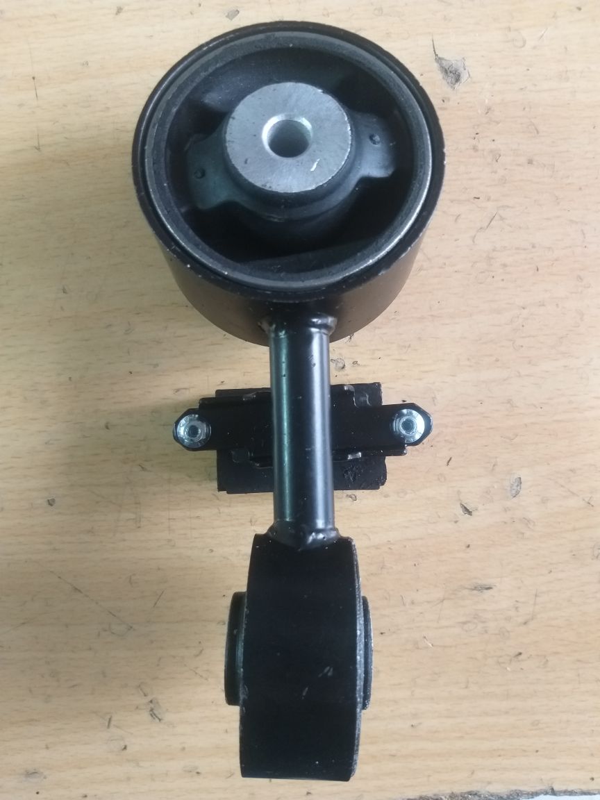 Chân máy thanh giằng camry máy 2.4 đời 08-12