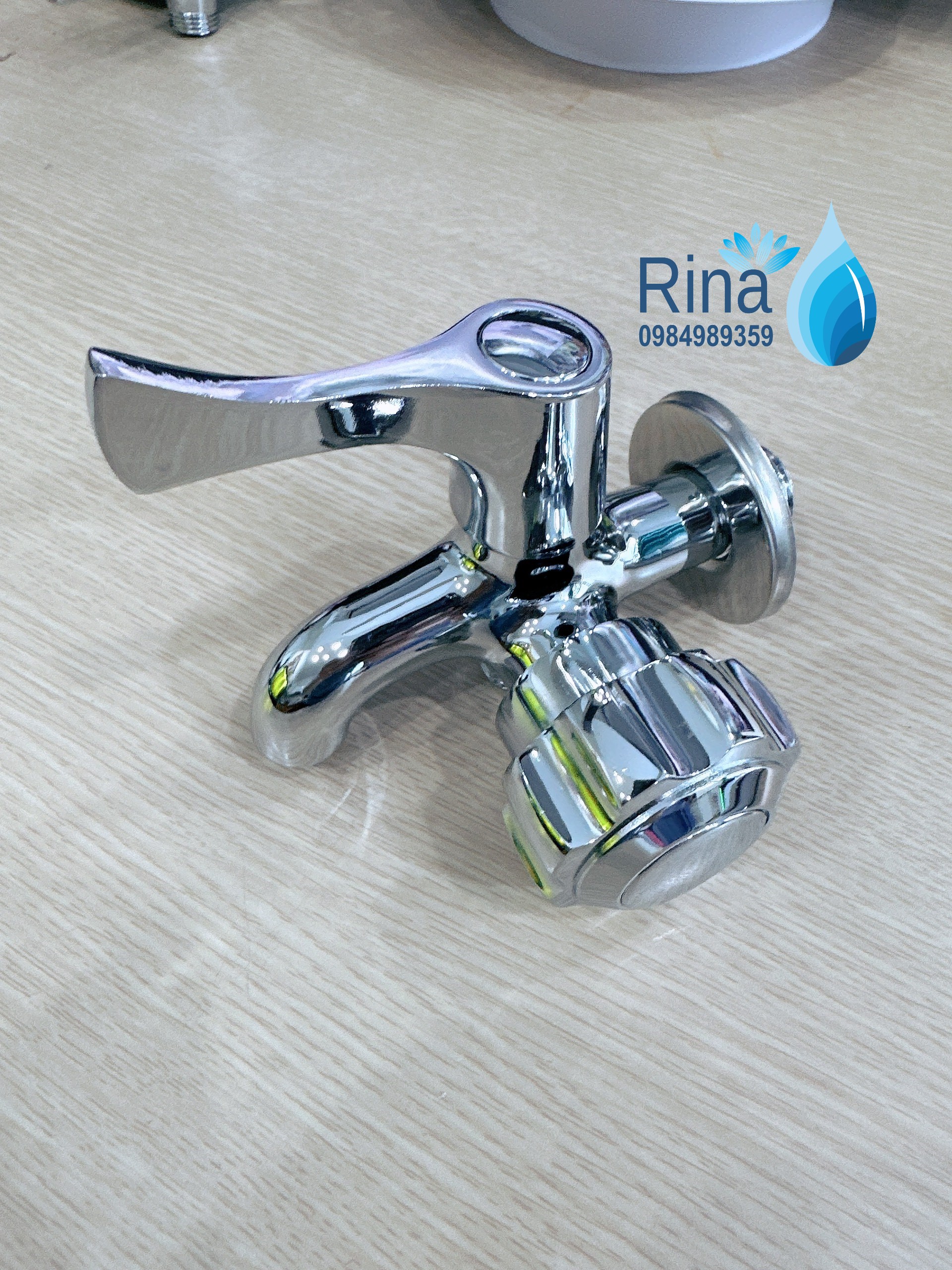 Vòi Củ sen tắm lạnh đồng thau xi bóng, vòi Củ sen bóng RINA RN8910 Củ sen tắm lạnh tay núm bánh xe