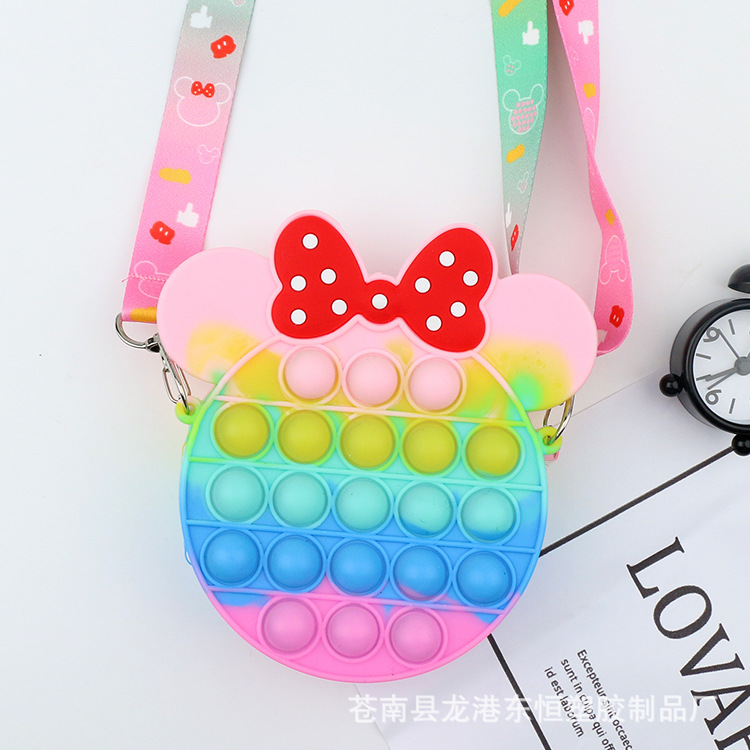 Túi đeo chéo hình chuột Mickey bằng silicon đáng yêu cho bé gái