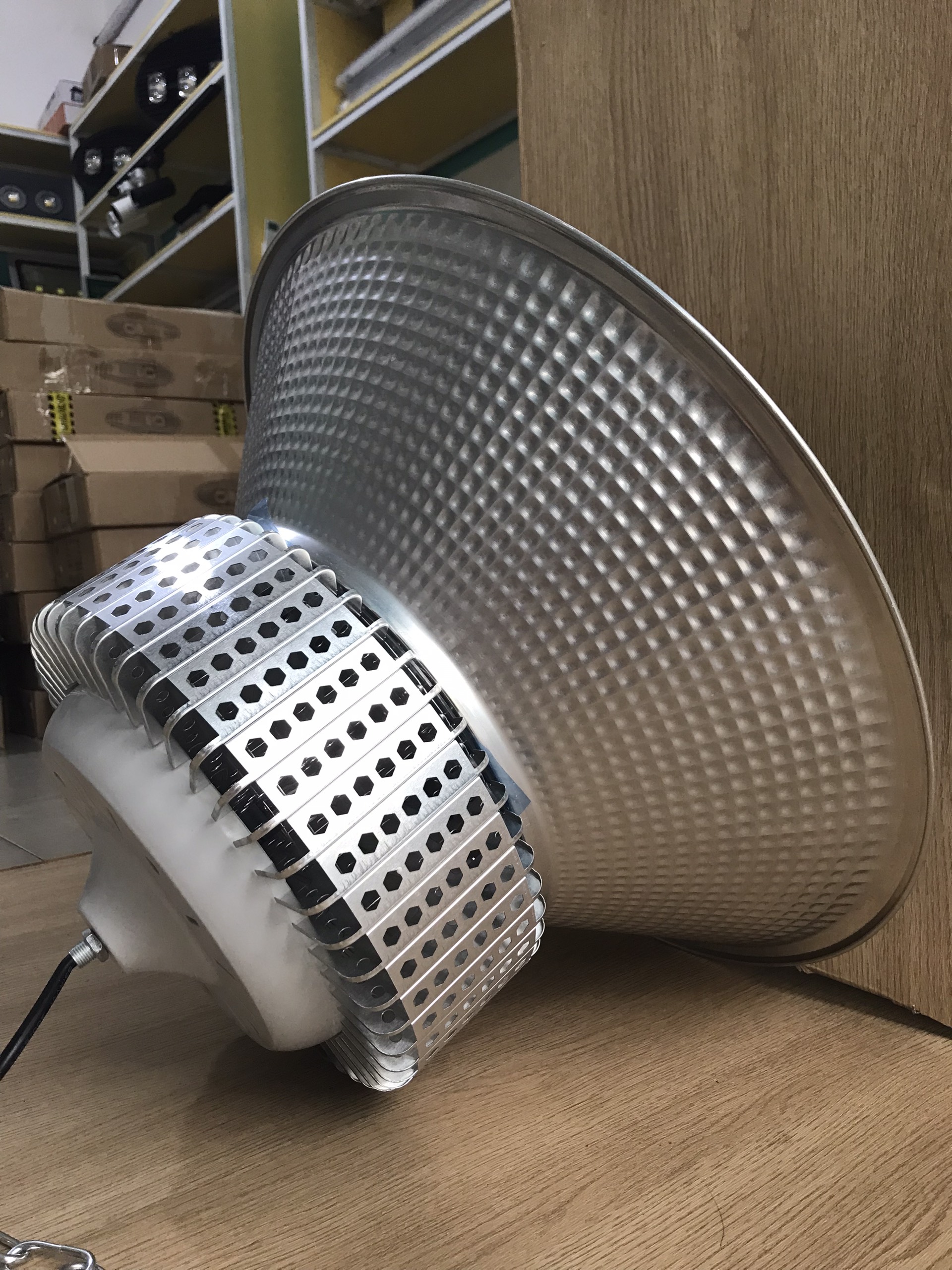 Đèn LED nhà xưởng 100W, 150w, 200w, 250w - Đèn nhà xưởng công nghiệp - Bóng led xưởng - Đèn choá chống nước