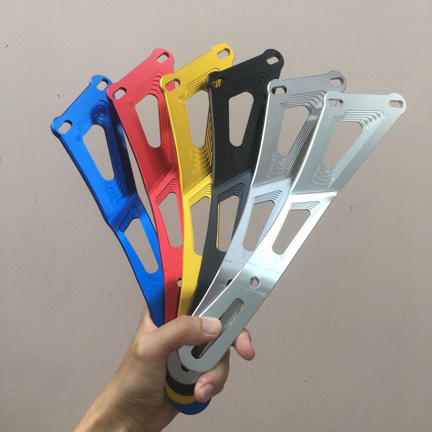 [HCM]Pas treo pô Ex150 Ex155 mẫu 3D chất liệu nhôm CNC sáng bóng chất lượng tốt dày cứng cáp hoạ tiết đường gân 3D nổi bật hợp thời xu hướng