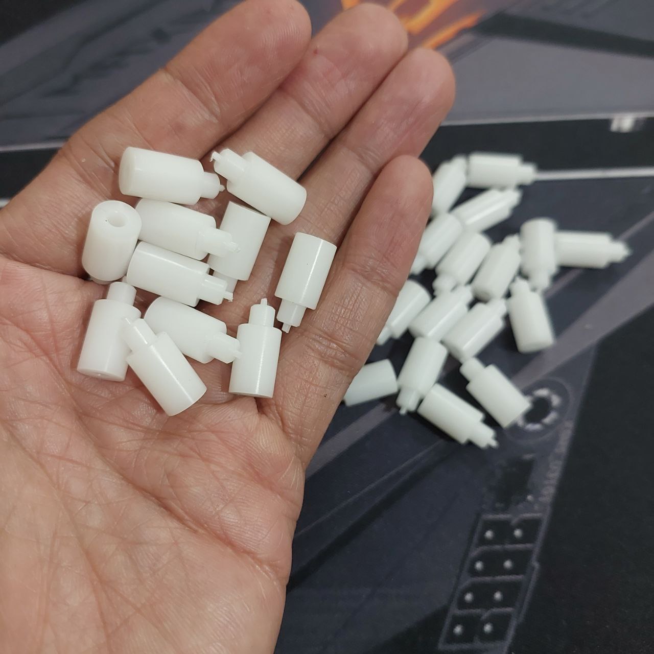5 chiếc pom nhựa, phom nhựa ti xả cho crk combo