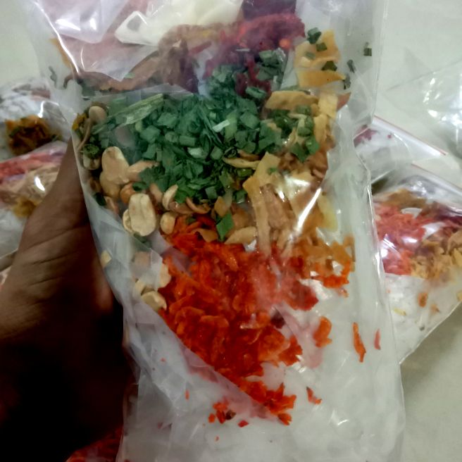 1 BỊCH BÁNH TRÁNG SATẾ CHÁY TỎI KHÔ BÒ HÀNH LÁ XANH