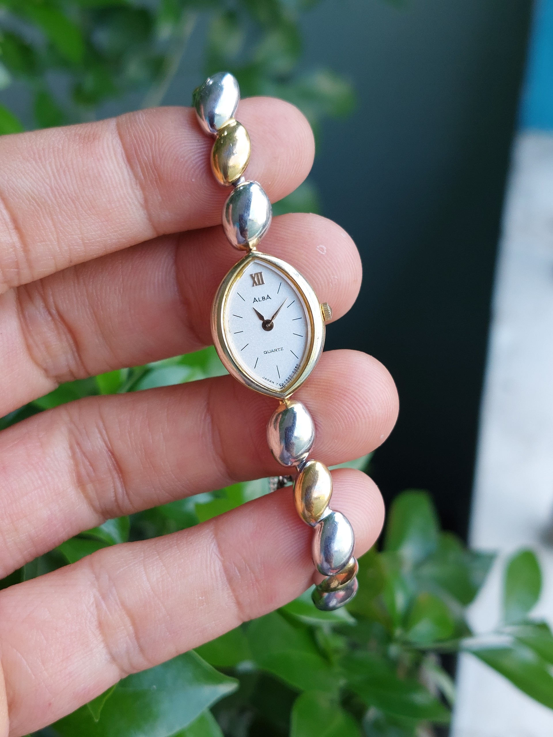 Đồng hồ nữ thời trang Allba hàng secondhand chạy pin