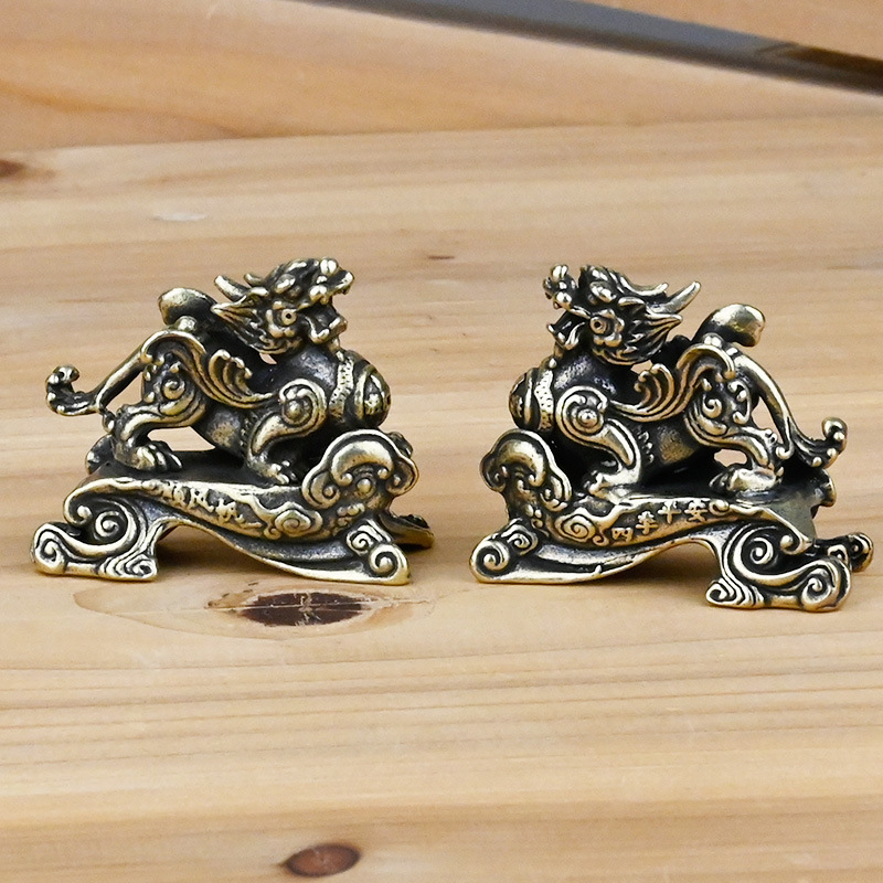 Tượng Đồng Thau Hình Kỳ Lân Cưỡi Mây - Kích Thước: 4.7 x 4.0cm