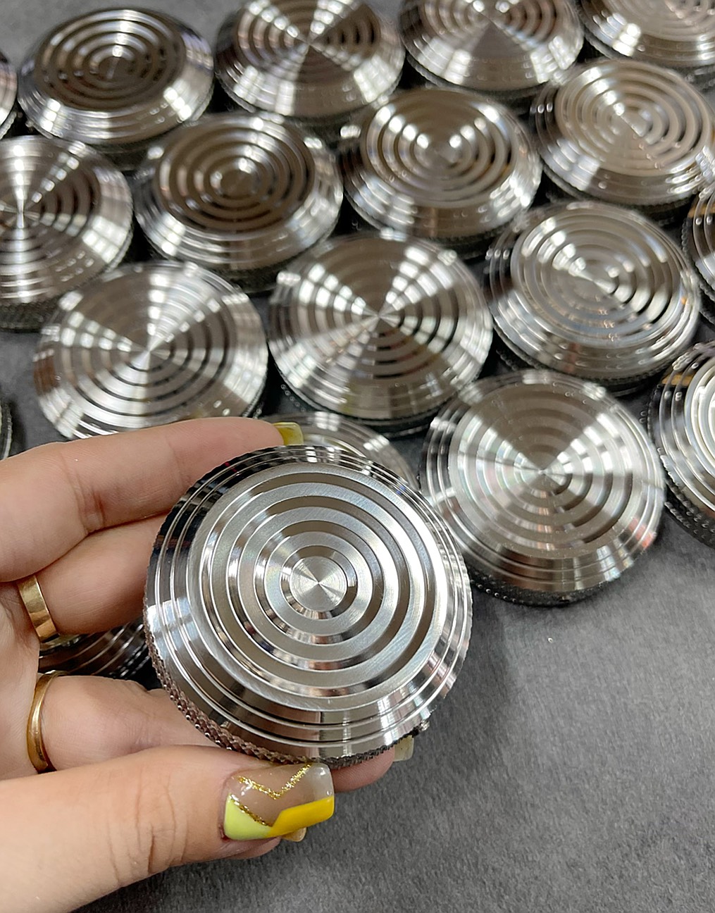 Ốp trang trí nắp bình xăng cnc cao cấp