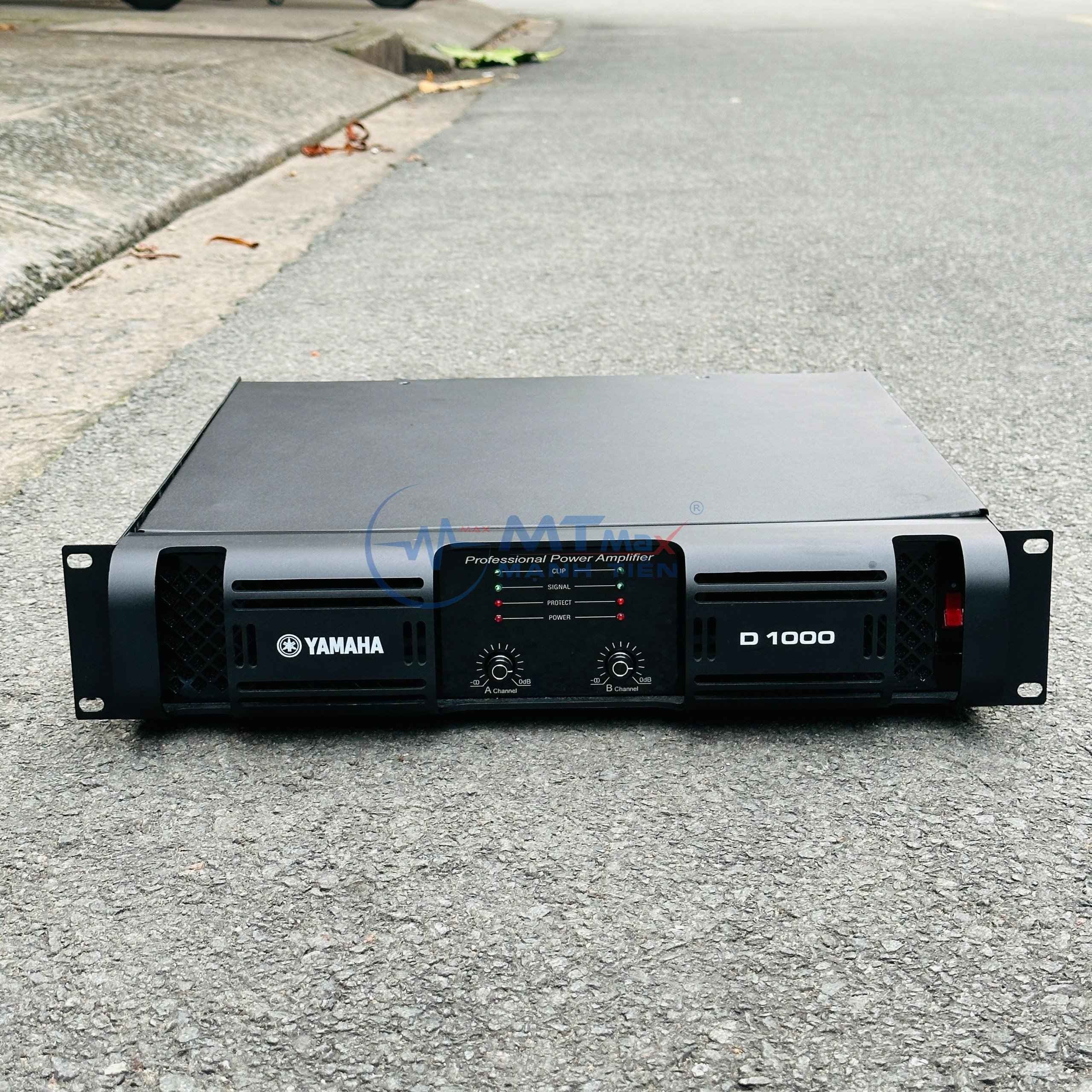 HÀNG MỚI 2024 Cục Đẩy Sông Suất 24 Sò YAMAHA D1000 – Main Công Suất 2 Kênh 24 Và 8 Tụ Đánh Được Loa 3 Tấc