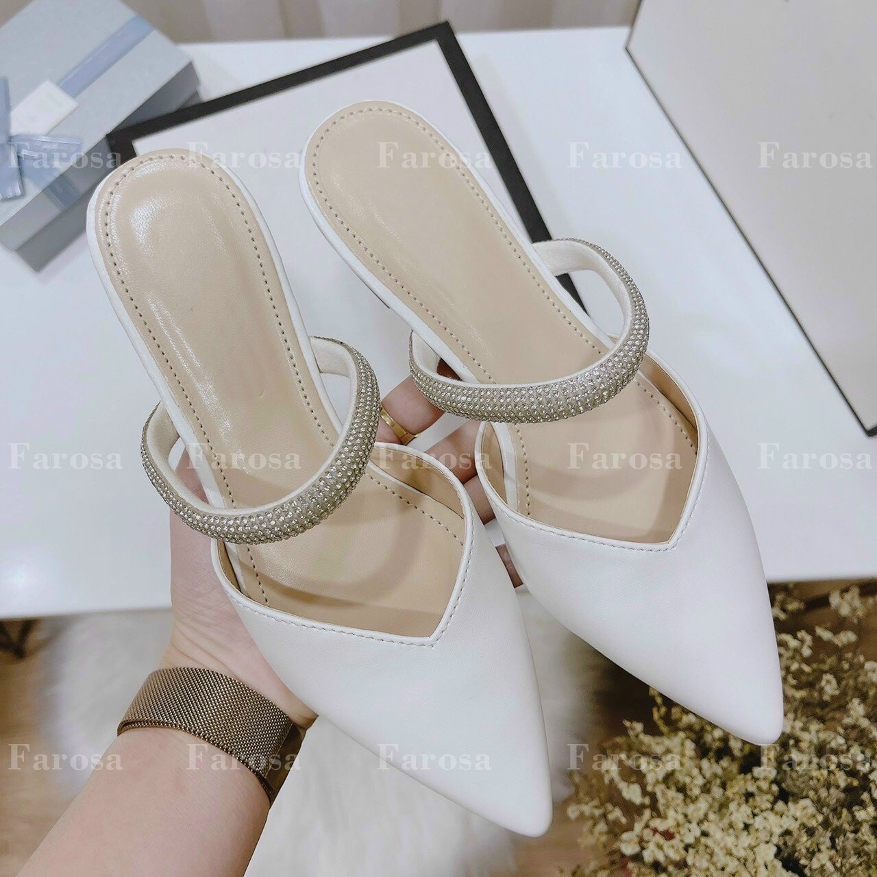 Dép sục nữ quai đá gót 2cm mũi nhọn chất da mềm cực xinh