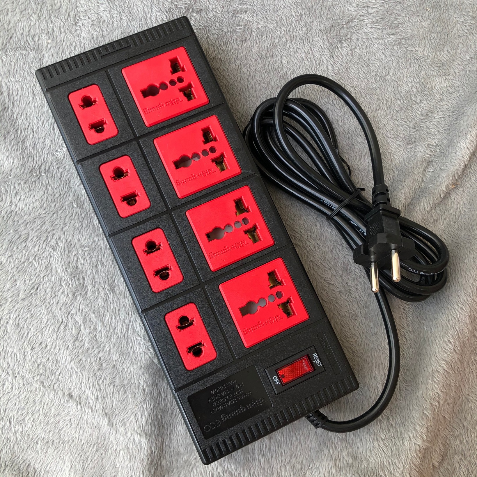Ổ Cắm điện Điện Quang 8 Lỗ 2 mét ECO ĐQ ESK 2BR 6ECO