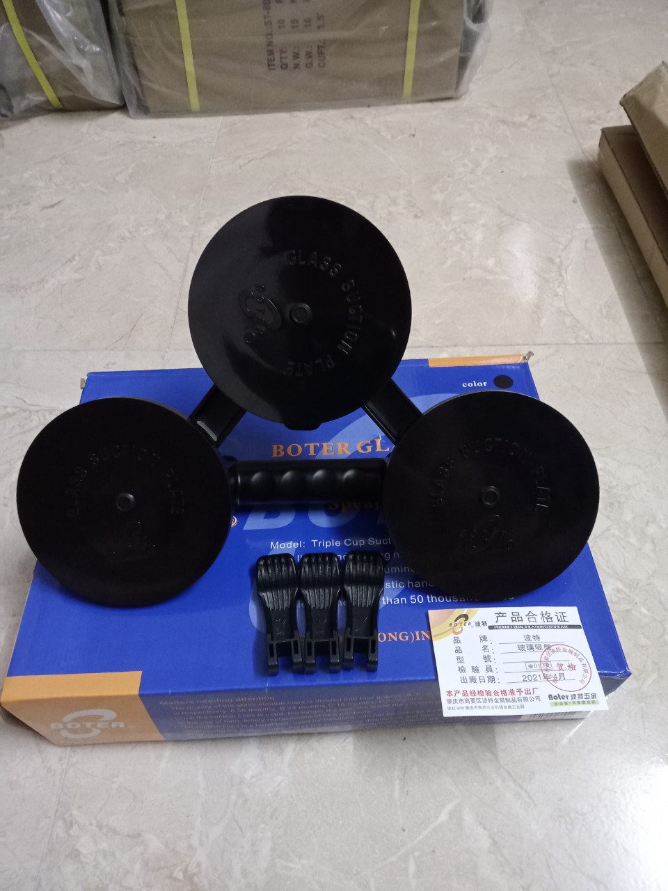 Hít kính 3 chấu hàng cao cấp, nâng kính đến 210kg, gạch180kg, có gấn tay chống trượt, hít bản to 12,5cm, hiệu Botter