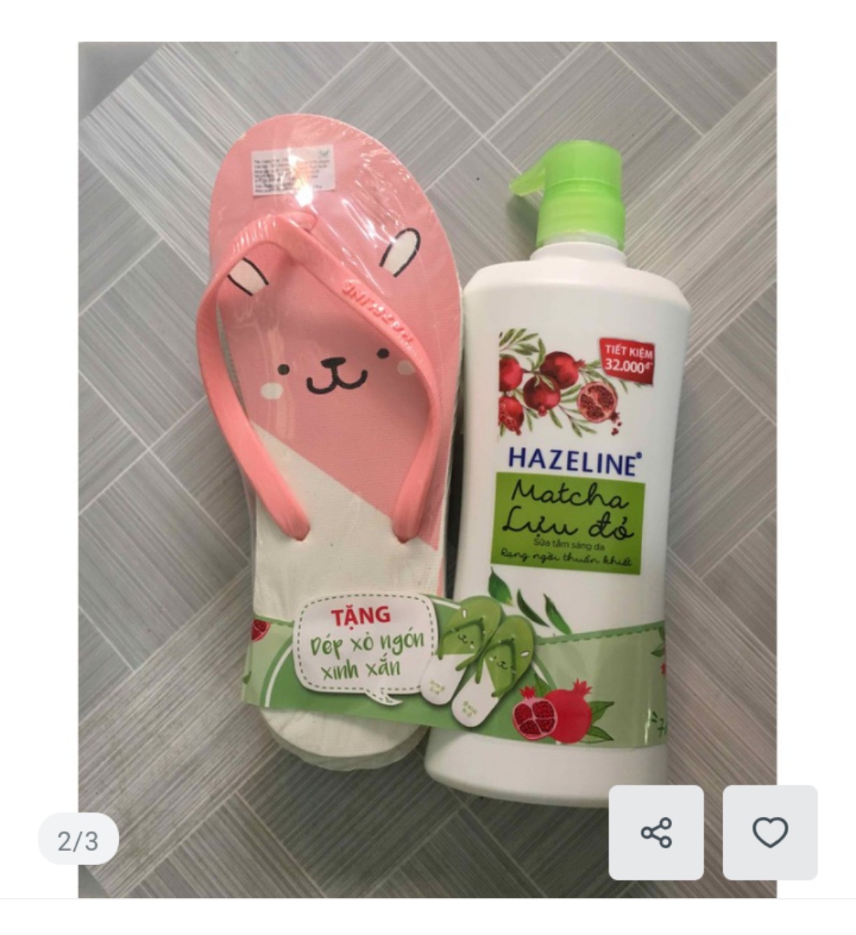 Sữa tắm sáng da Hazeline 670g tặng 1 đôi dép