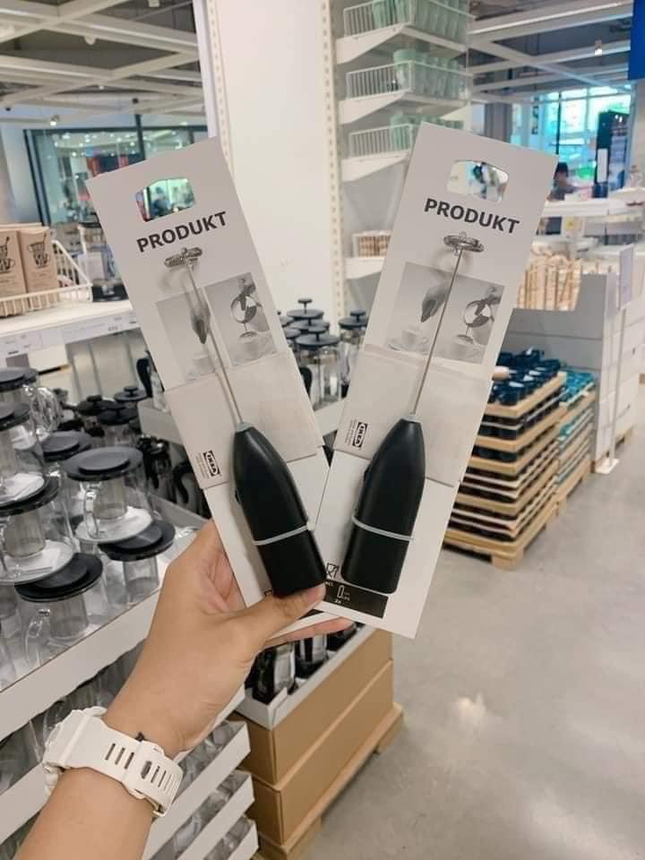CÂY ĐÁNH BỌT CAFE PRODUKT IKEA chạy bằng pin AA có thiết kế gọn nhẹ, dễ sử dụng