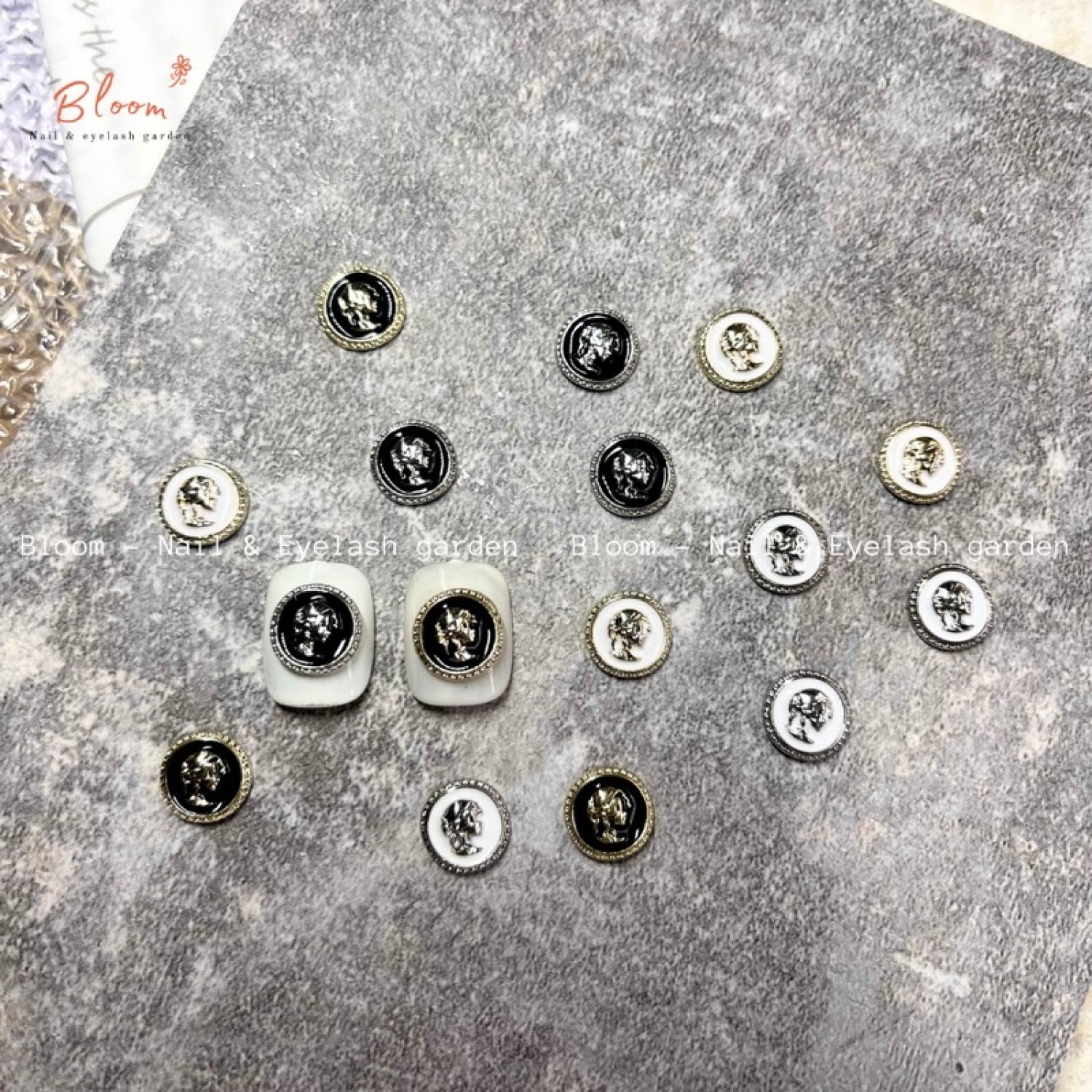 Charm đồng hình cô gái (16 charm)