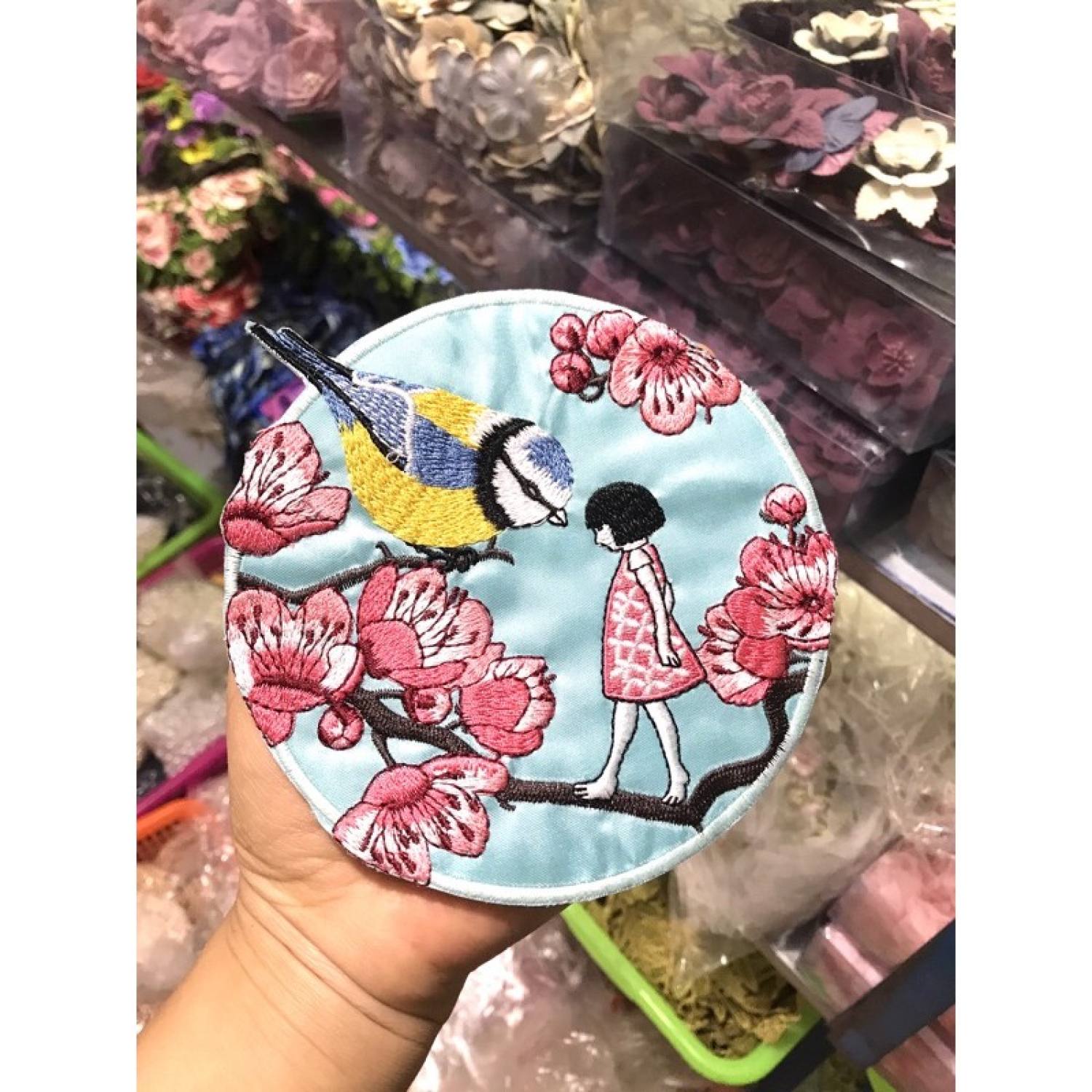Tấm tròn dán áo dài