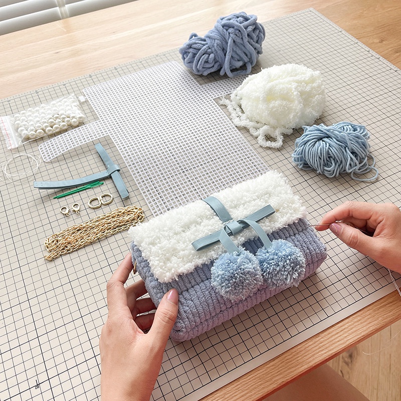 Túi tự đan đeo chéo handmade Pom Pom thời trang - Phụ kiện đan túi Fashion