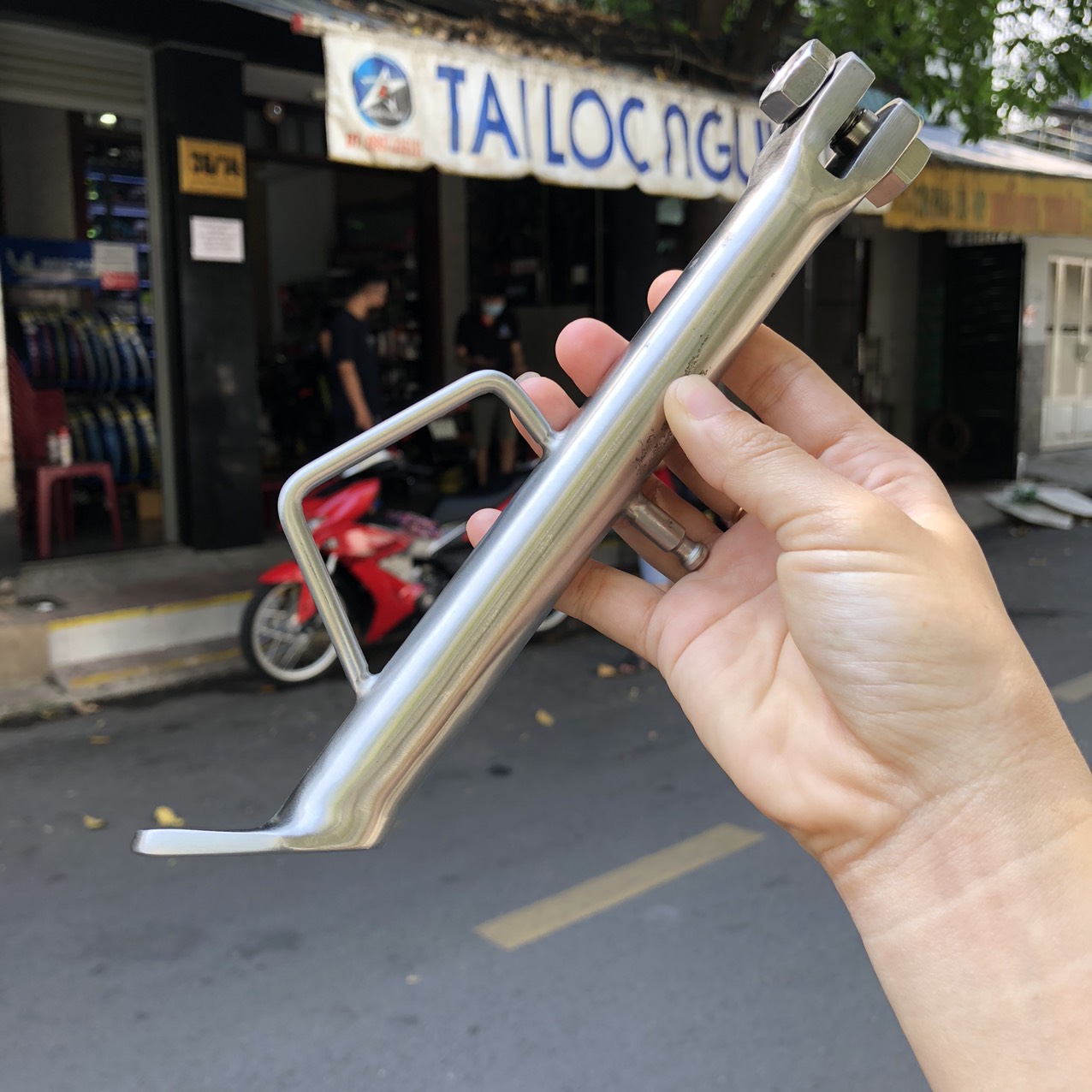 Chân chống inox cnc xe máy các loại