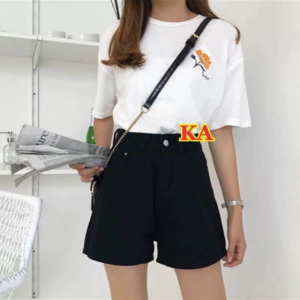 Quần đùi kaki nữ cá tính