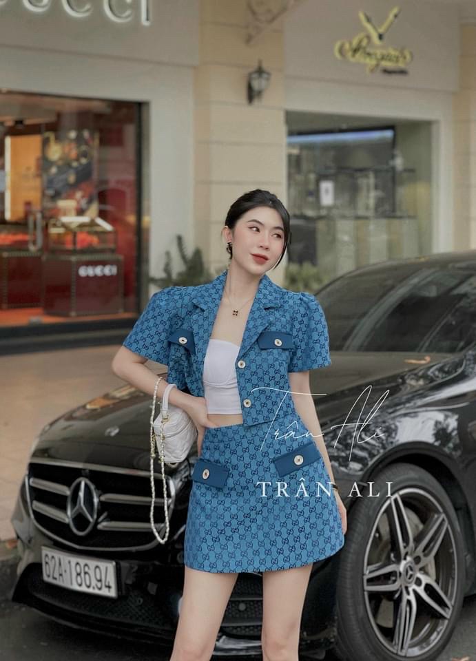 Sét vest cổ trụ chân váy có lót quần