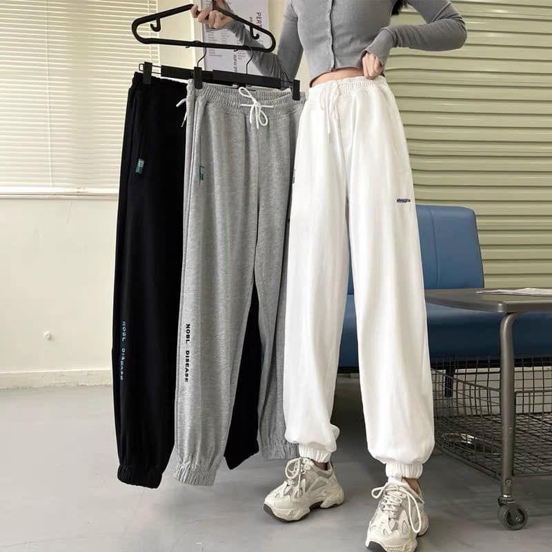 Quần Jogger Thêu Chân Chất Thun Umi Dày Quần Ống Bo Chun Hình Chữ Thêu Form Rộng Dài 95cm