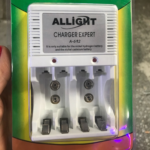 Bộ xạc pin Allight cho pin tiểu , pin thỏ , pin 9v