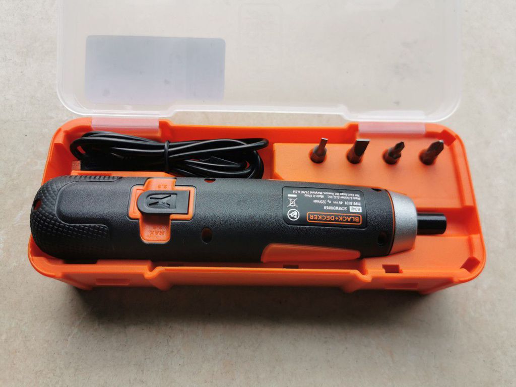 Máy bắt vít pin 4v black&decker bd40k4-b1