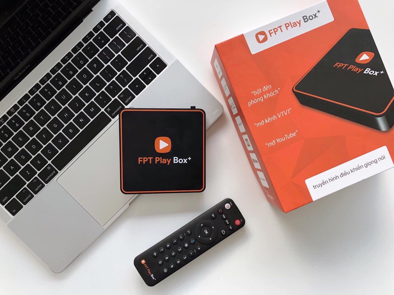 Fpt play box+ 2020 + model s550 có điều khiển bằng giọng nói + tặng chuột ko dây