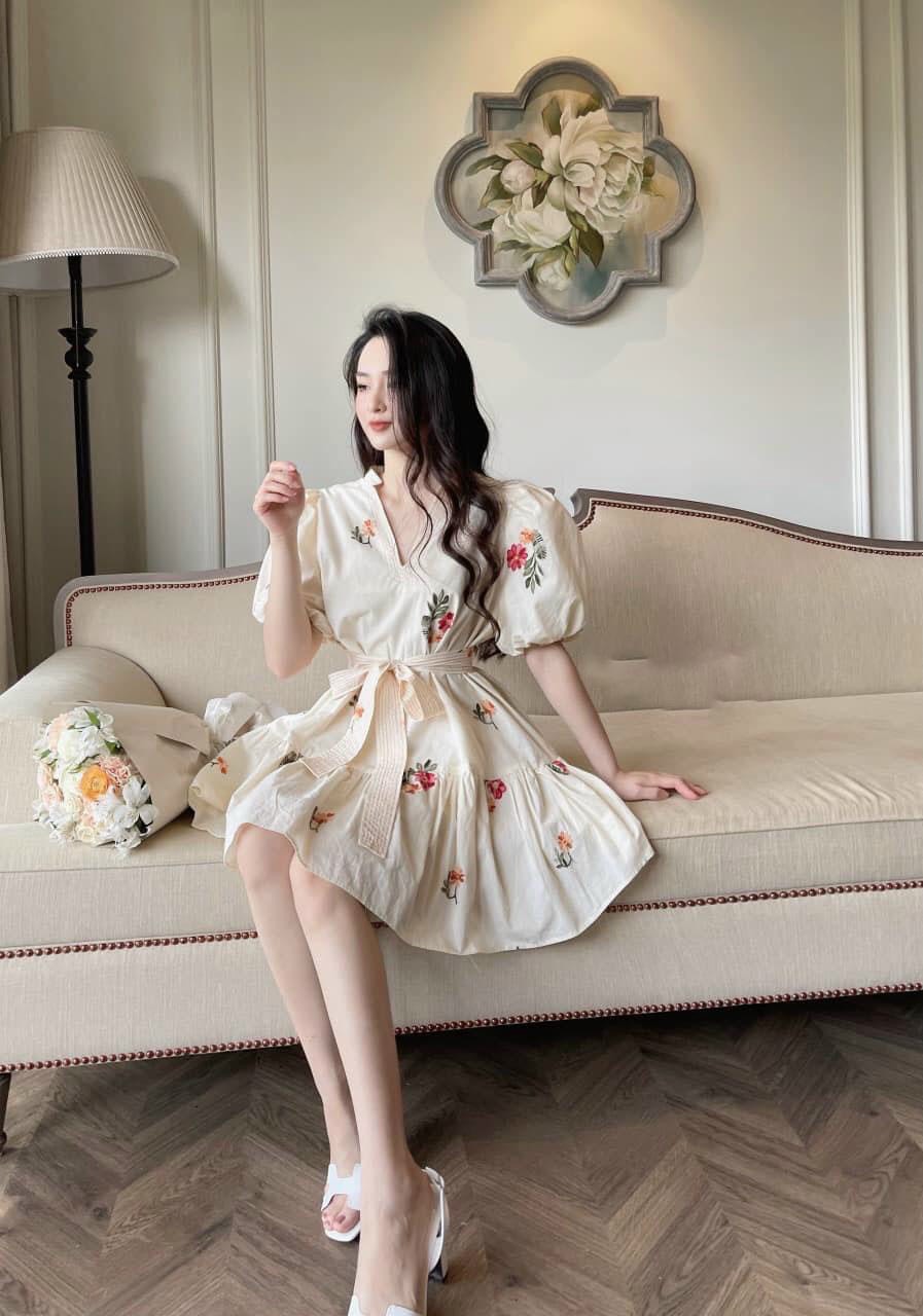 Váy hoa xoè cổ chữ V dáng ngắn dành cho cô nàng thích sự dịu dàng