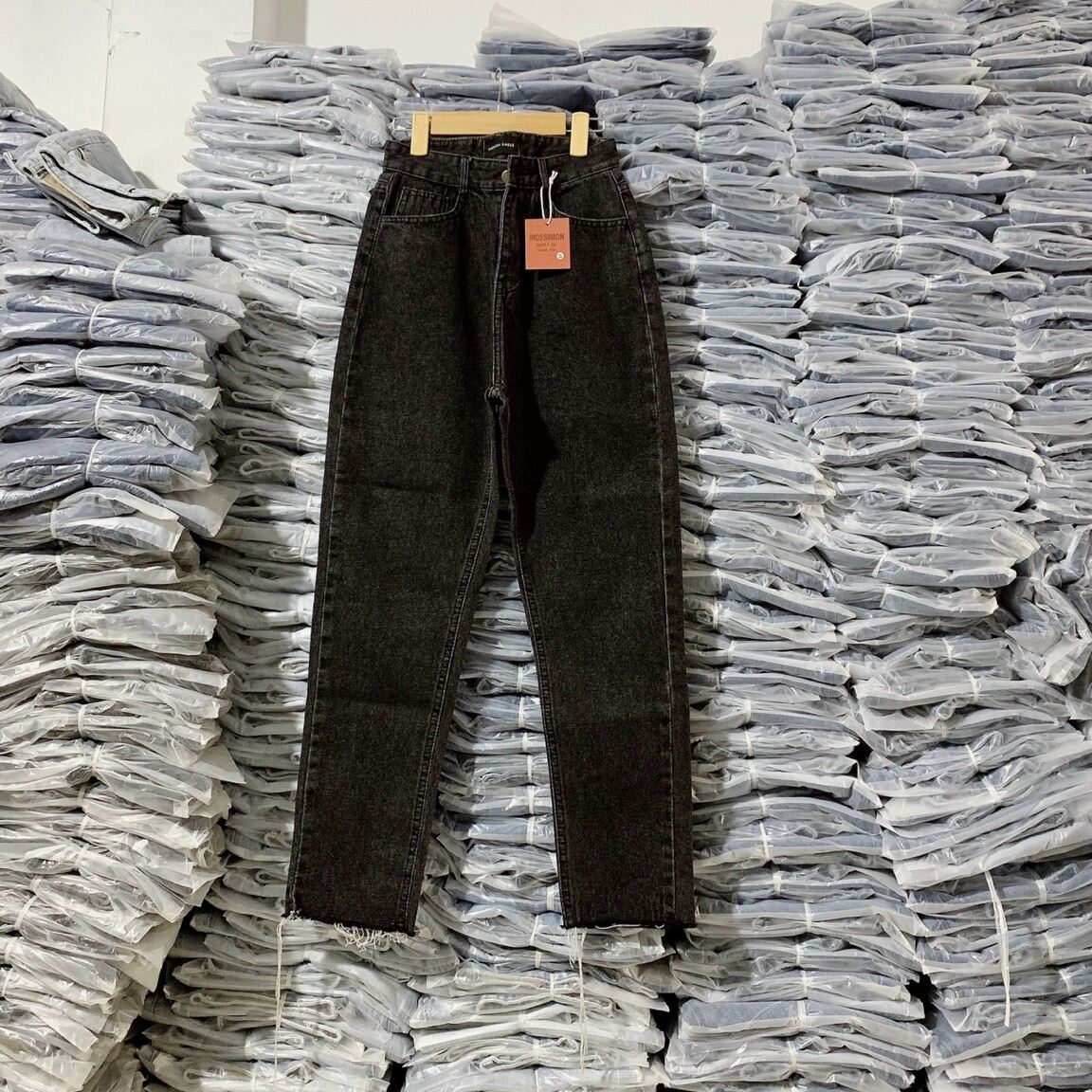 Baggy Jeans Ống Suông Cắt Lai