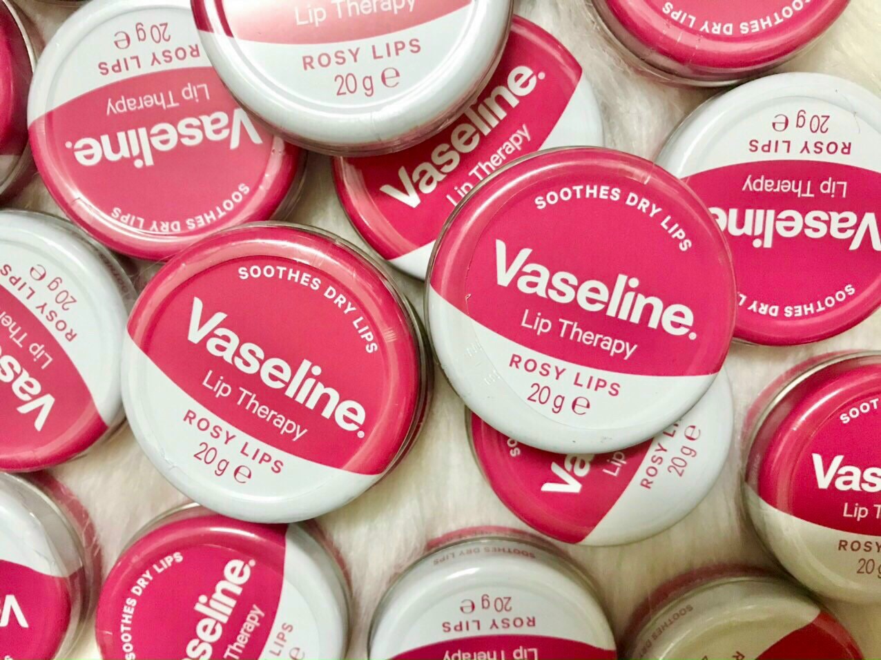 Son dưỡng môi cao cấp Vaseline Petroleum Jelly Rosy Lips 20g