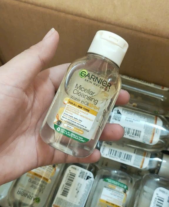  Nước tẩy Trang Garnier Skin Active Oil Infused Micellar Cleansing Water dầu vàng cho mọi loại da 50ml 