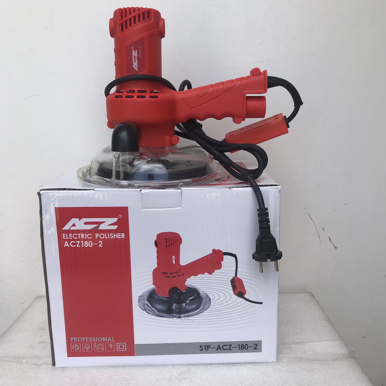 Máy trà nhám tường