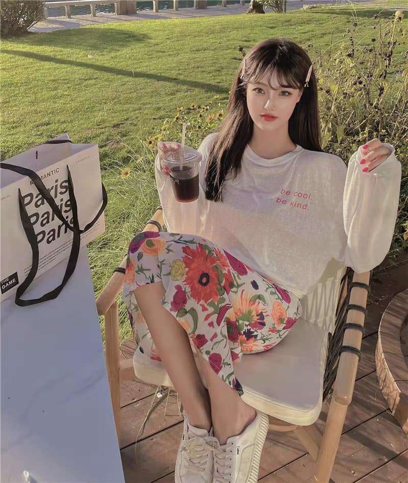 Set chân váy hoa mix áo phông cool