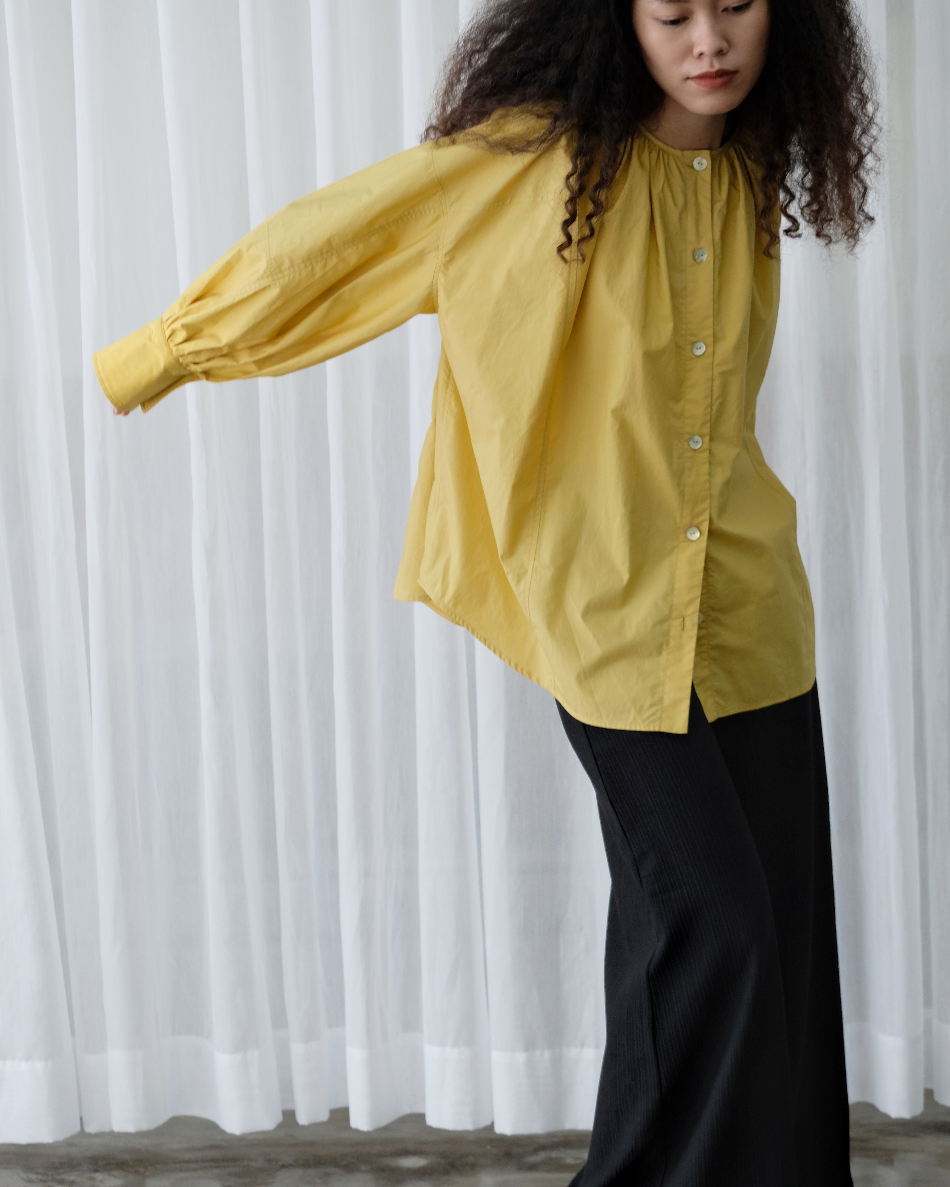 /ouba:d/ - áo sơmi blouse vàng cổ tròn form oversize chất vải mát sơmi basic nữ s/m