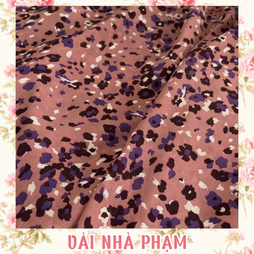 Vải voan chiffon hoạ tiết beo nền hồng đỗ - khổ vải 1.5m - vải nhà phạm
