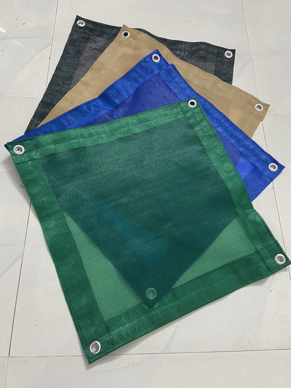 Lưới che nắng rộng 4 mét xuất khẩu mỹ, che mái hiên, che hoa lan ,cắt nắng 70-80% miễn phí đóng khoen may viền xung quanh