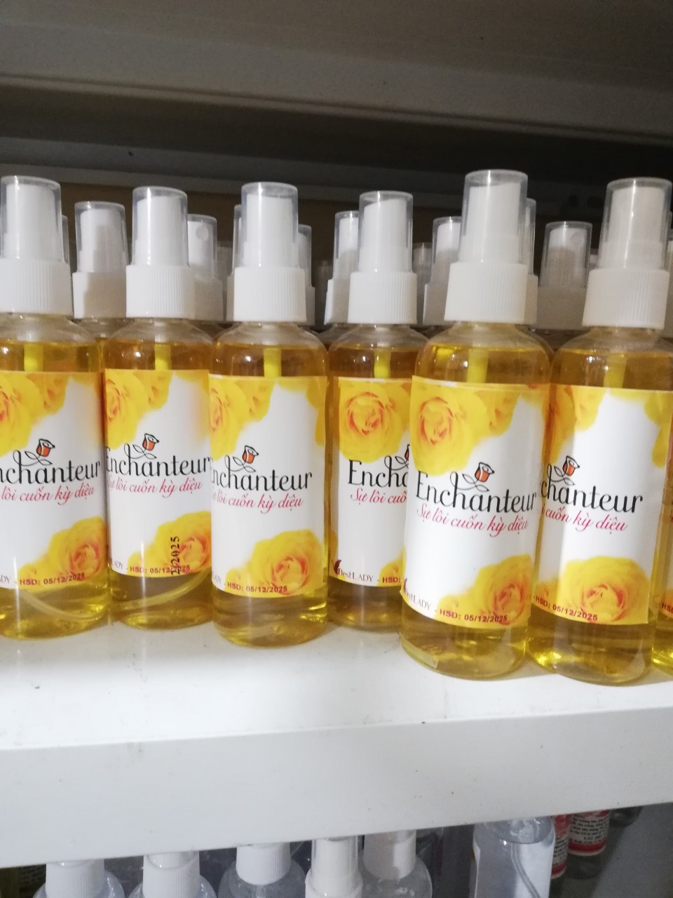 Xịt Thơm Phòng best lady hương thơm dễ chịu mùi sả chanh, trầm hương, enchanter,... chai 100ml