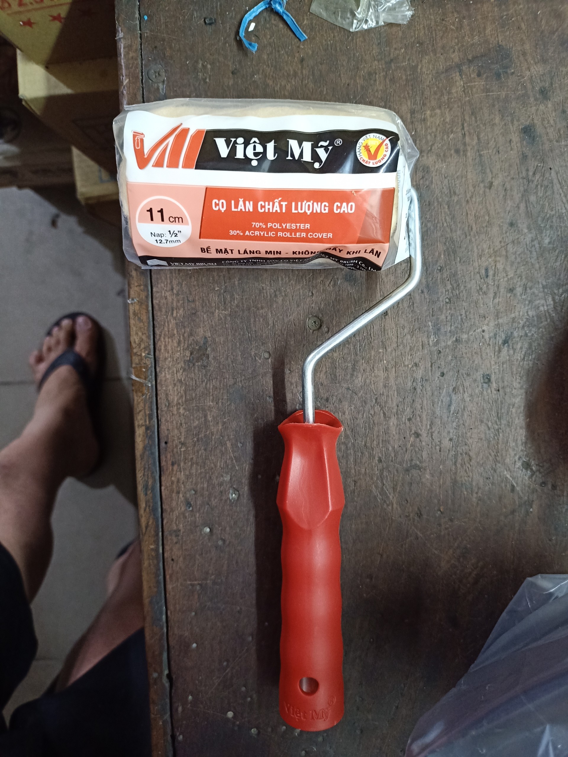 Cọ lăn sơn cán đỏ việt mỹ 1t1