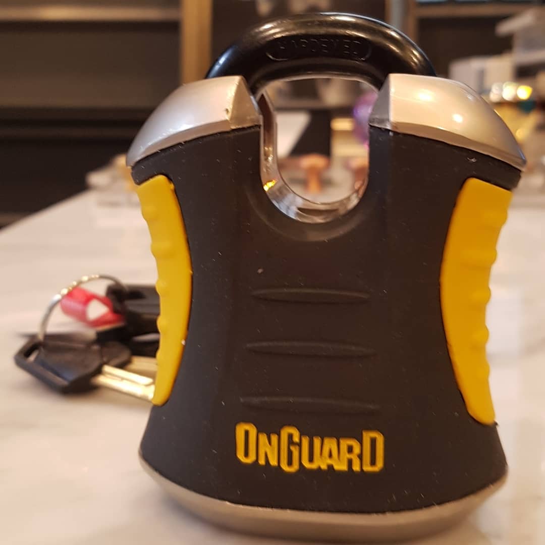 Ổ khóa bóp chống trộm, chống cắt OnGuard 8101